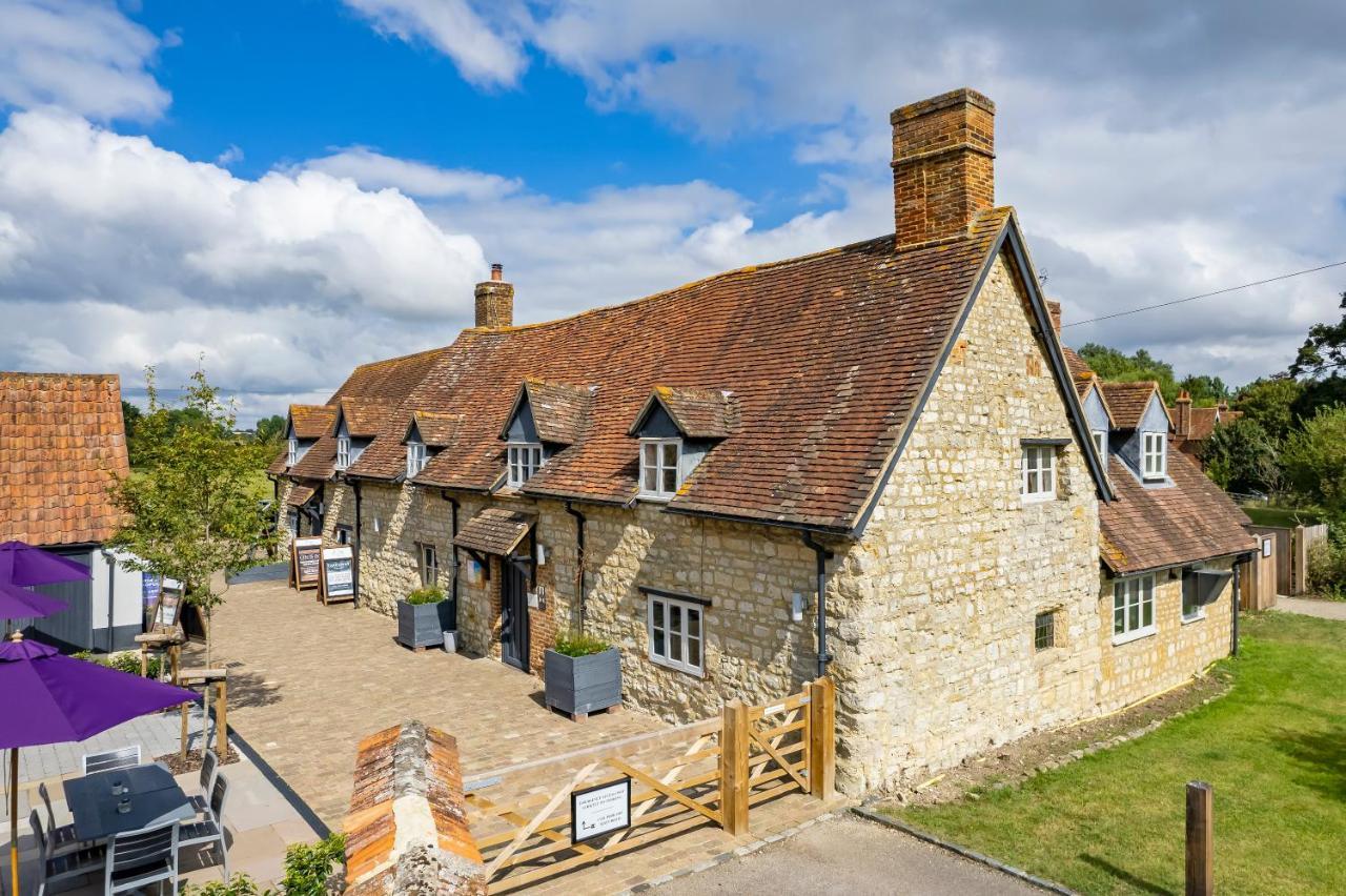 The Dinton Hermit Экстерьер фото